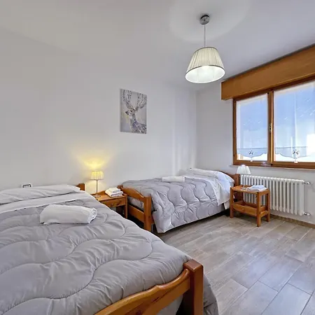 Bbkey La Cjase Sot La Strete *