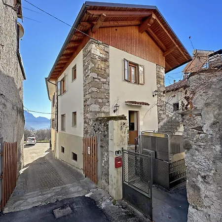 Bbkey La Cjase Sot La Strete Holiday home