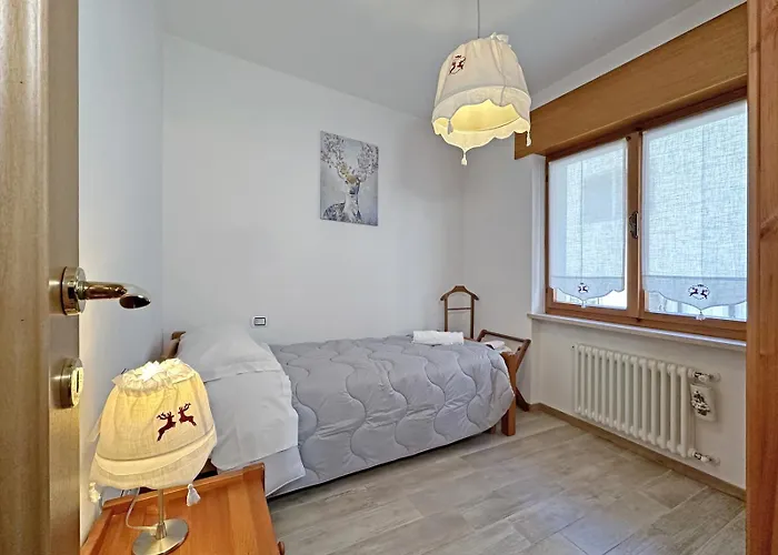 Holiday home Bbkey La Cjase Sot La Strete *