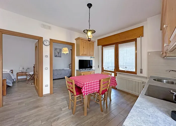 Holiday home Bbkey La Cjase Sot La Strete