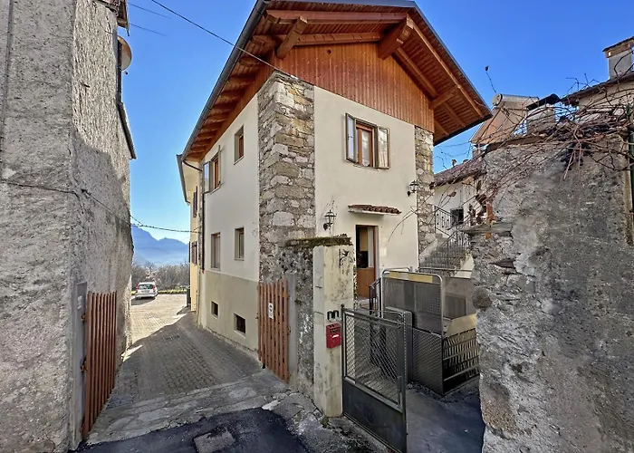 Bbkey La Cjase Sot La Strete Holiday home