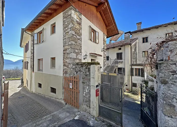 Bbkey La Cjase Sot La Strete Holiday home Arta Terme